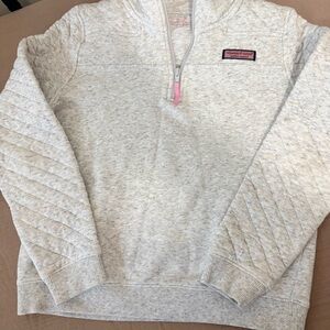 Vineyard Vines girls Light Gray Quilted sweatshirt